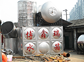 聯(lián)系我們?nèi)A納萬(wàn)寶路公司開戶客服電話19989979996（客服）